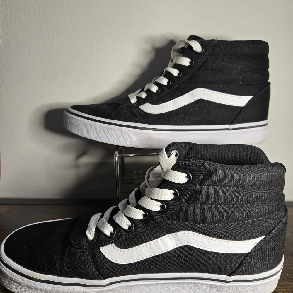 Vans Women's Sz8 SK-8 HI Black and White High-Top Sneakers VERY CLEAN Lace Up - Picture 2 of 10
